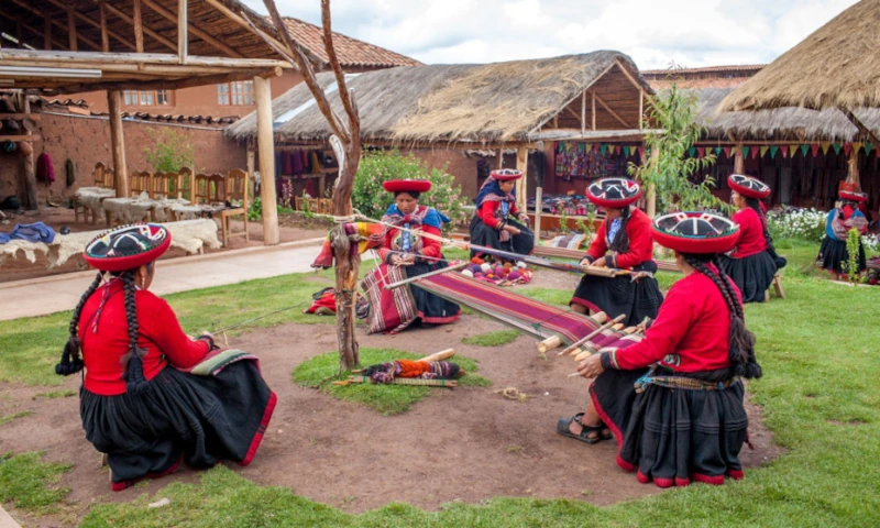 Andean Textile Artistry: Weaving Traditions and Workshops